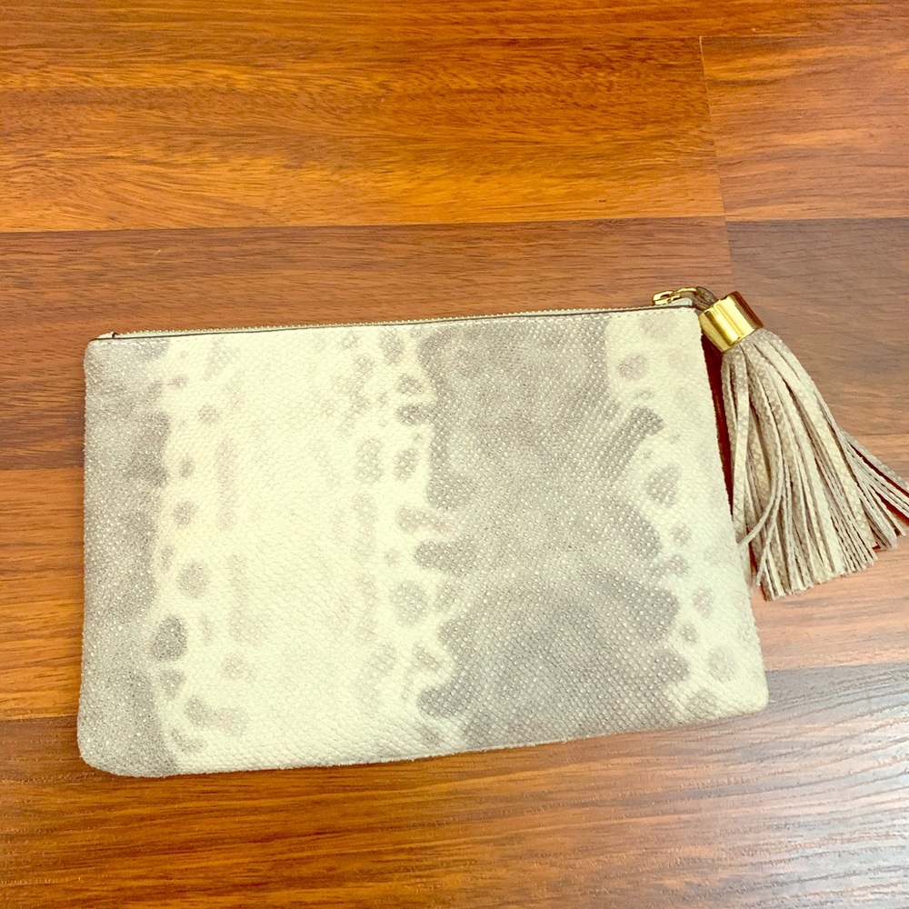 Gili Snakeprint Clutch